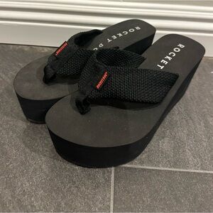 NEW without box Rocket Dog Black Platform Sandals